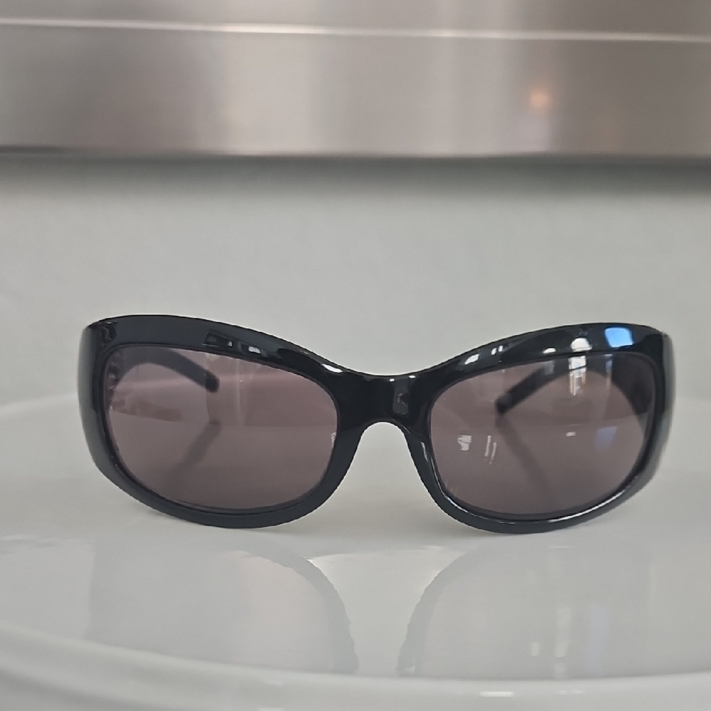 Fendi Black Sunglasses with Silver Accents - Picture 3 of 9